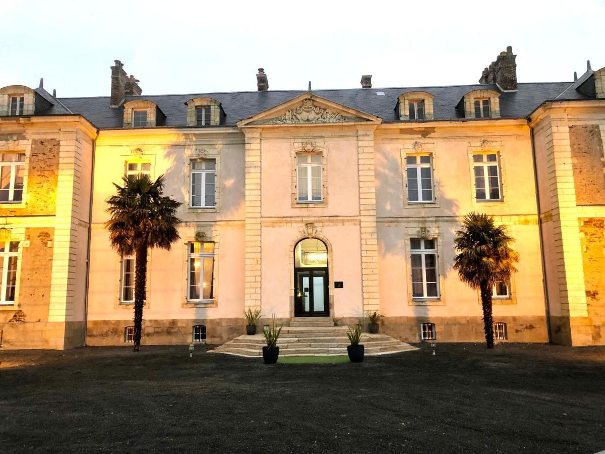 Hotel Particulier Chateau Des Marais Proximite Et Vue Sur Le Lac De Grand Lieu Saint-Philbert-de-Grand-Lieu Bagian luar foto